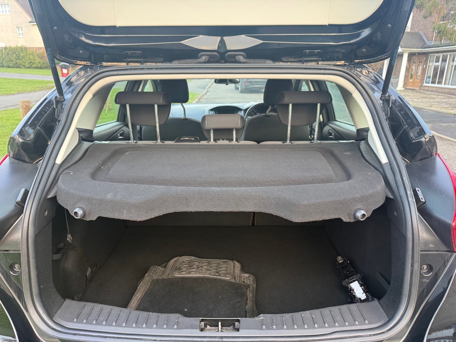 Used Ford Focus 2016 for sale - 77370984: Photo 11