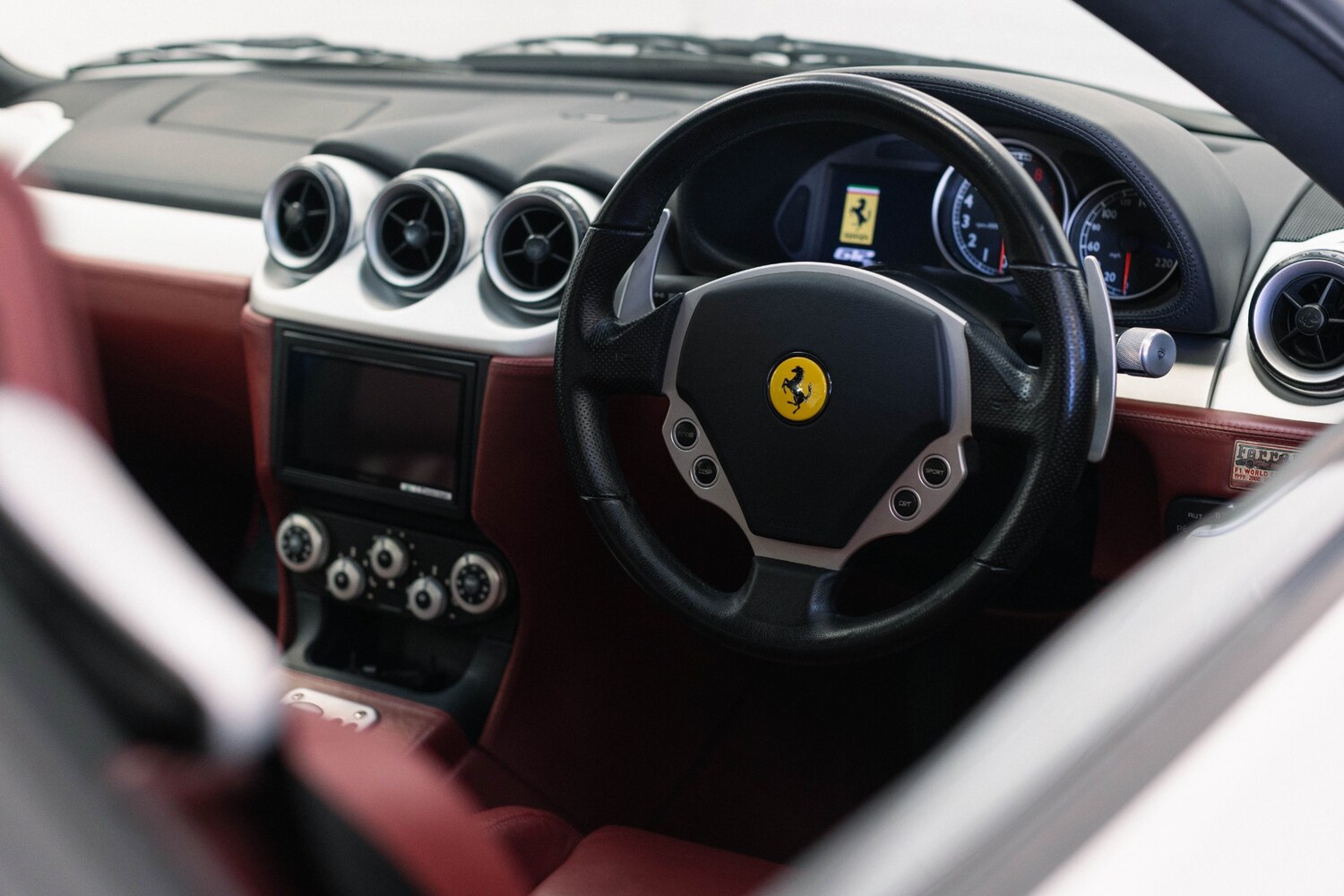 Used Ferrari 612 2005 for sale - 76289639: Photo 17