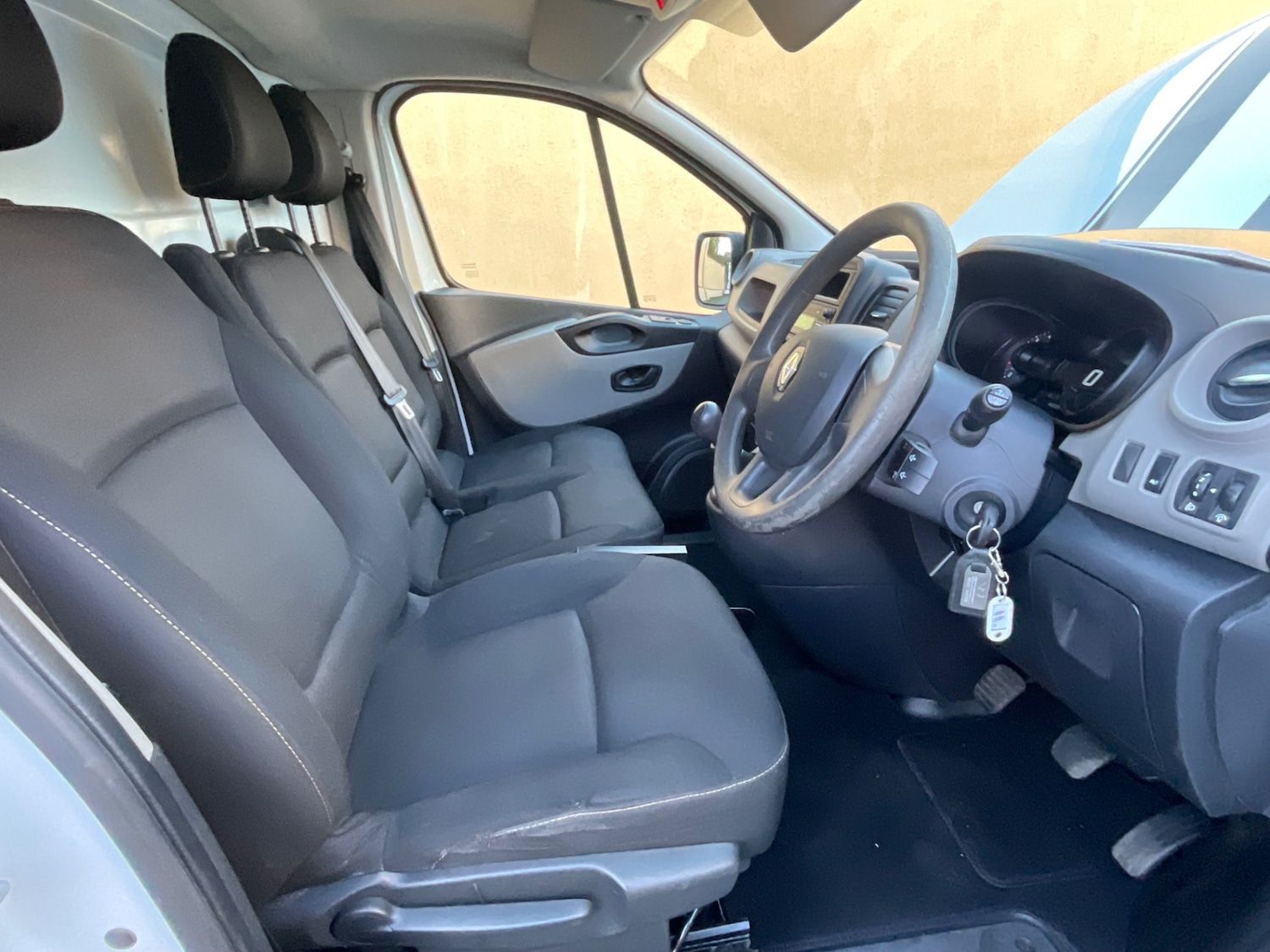 Used Renault Trafic 2018 for sale - 76694656: Photo 17