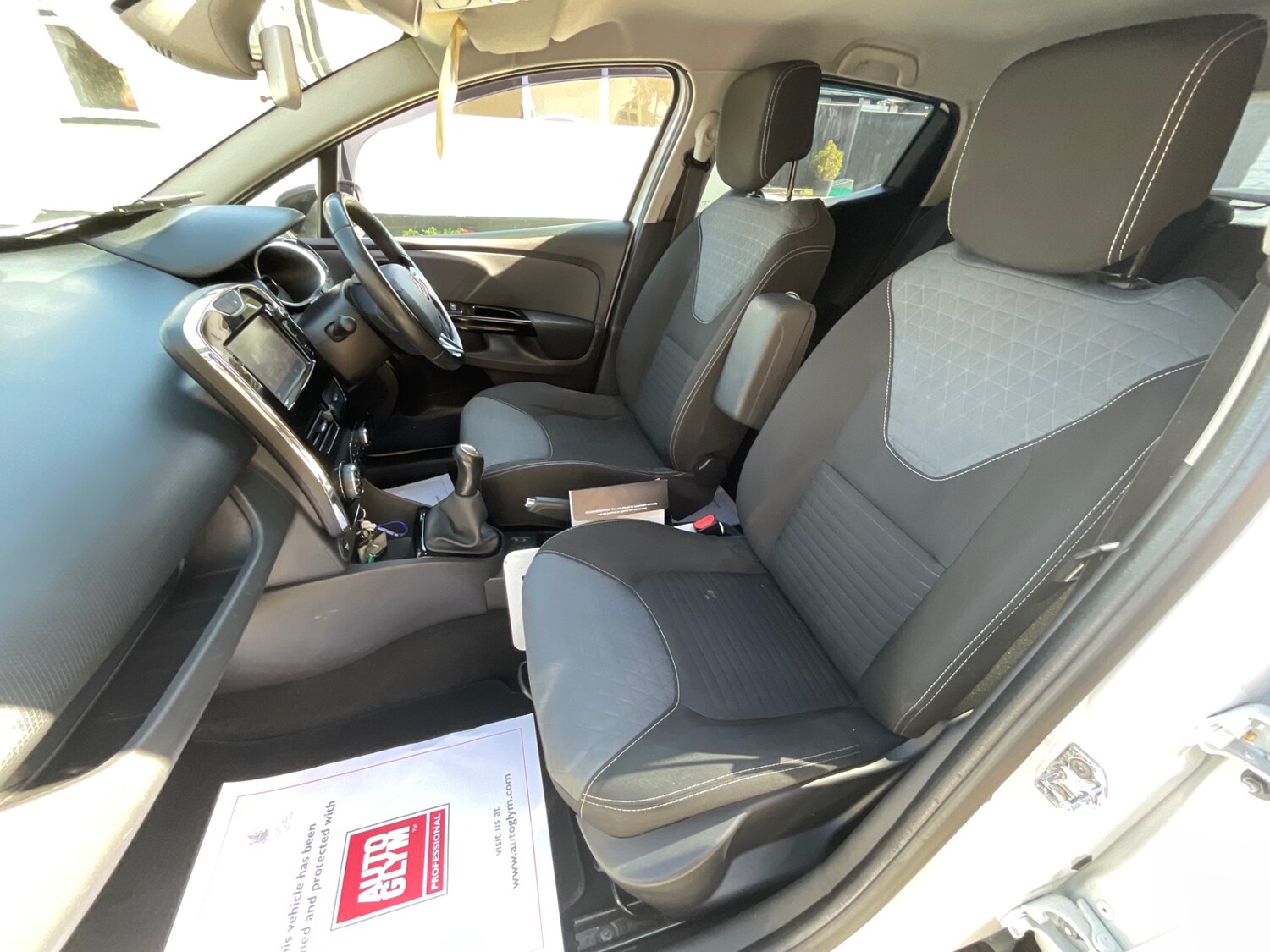 Used Renault Clio 2014 for sale - 76384297: Photo 24