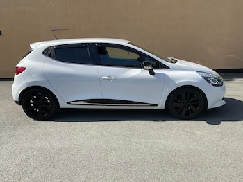 Renault Clio feature image 2