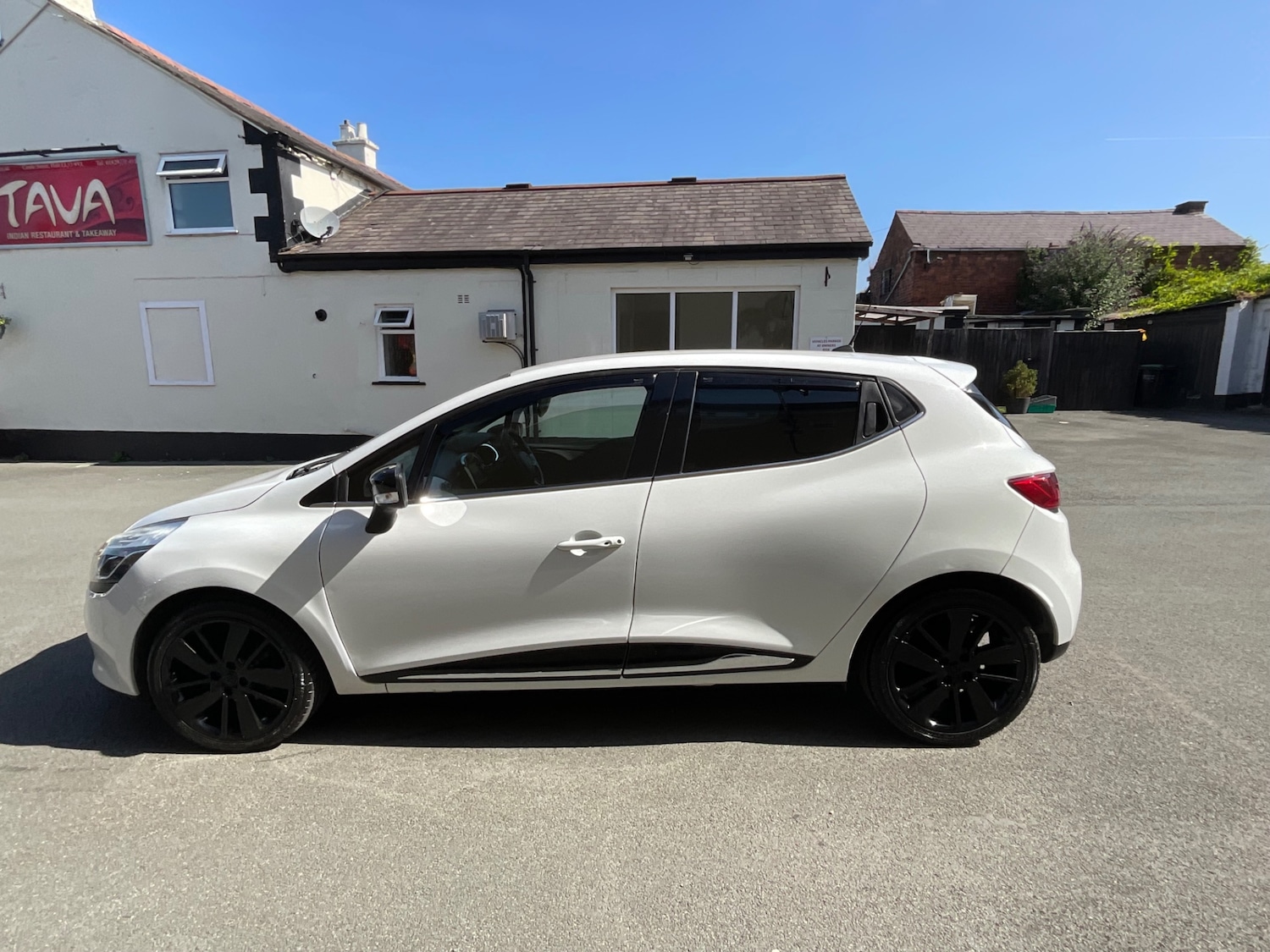 Used Renault Clio 2014 for sale - 76384297: Photo 8