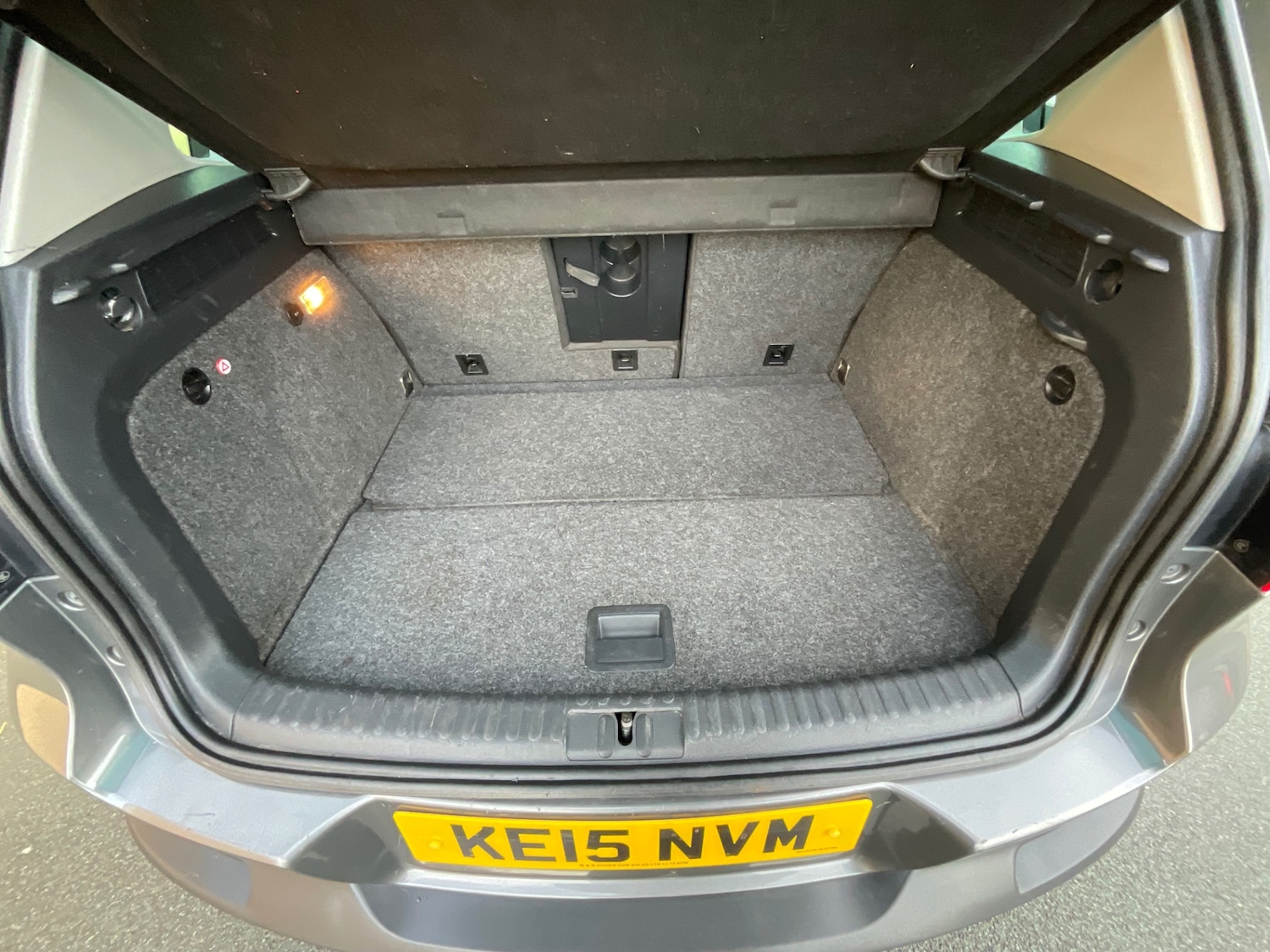 Used Volkswagen Tiguan 2015 for sale - 76859261: Photo 28