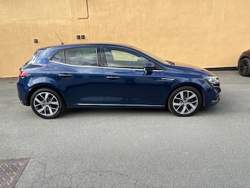 Used Renault Megane 2017 for sale - 78938031: Photo