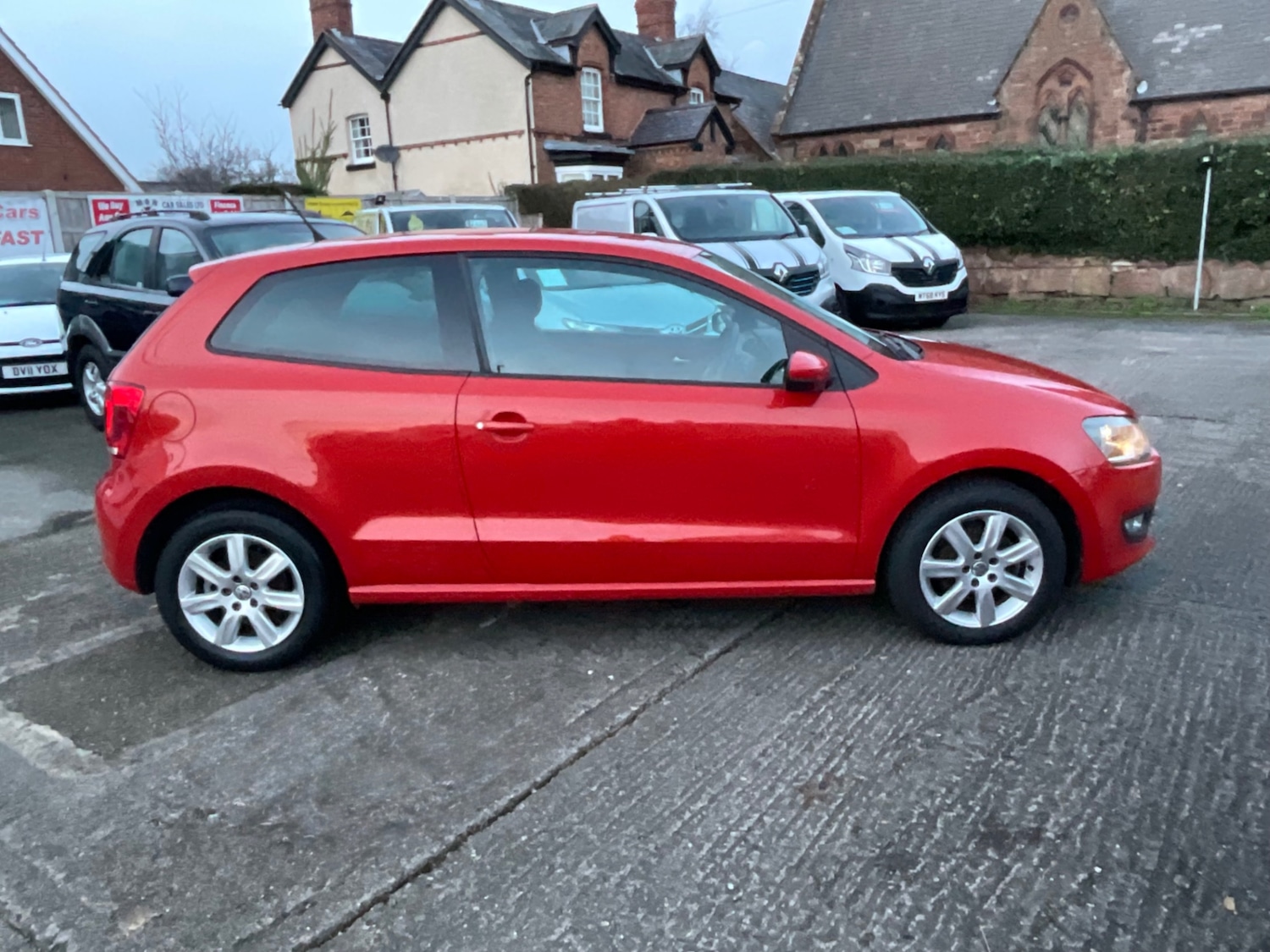 Used Volkswagen Polo 2012 for sale - 76897155: Photo 2