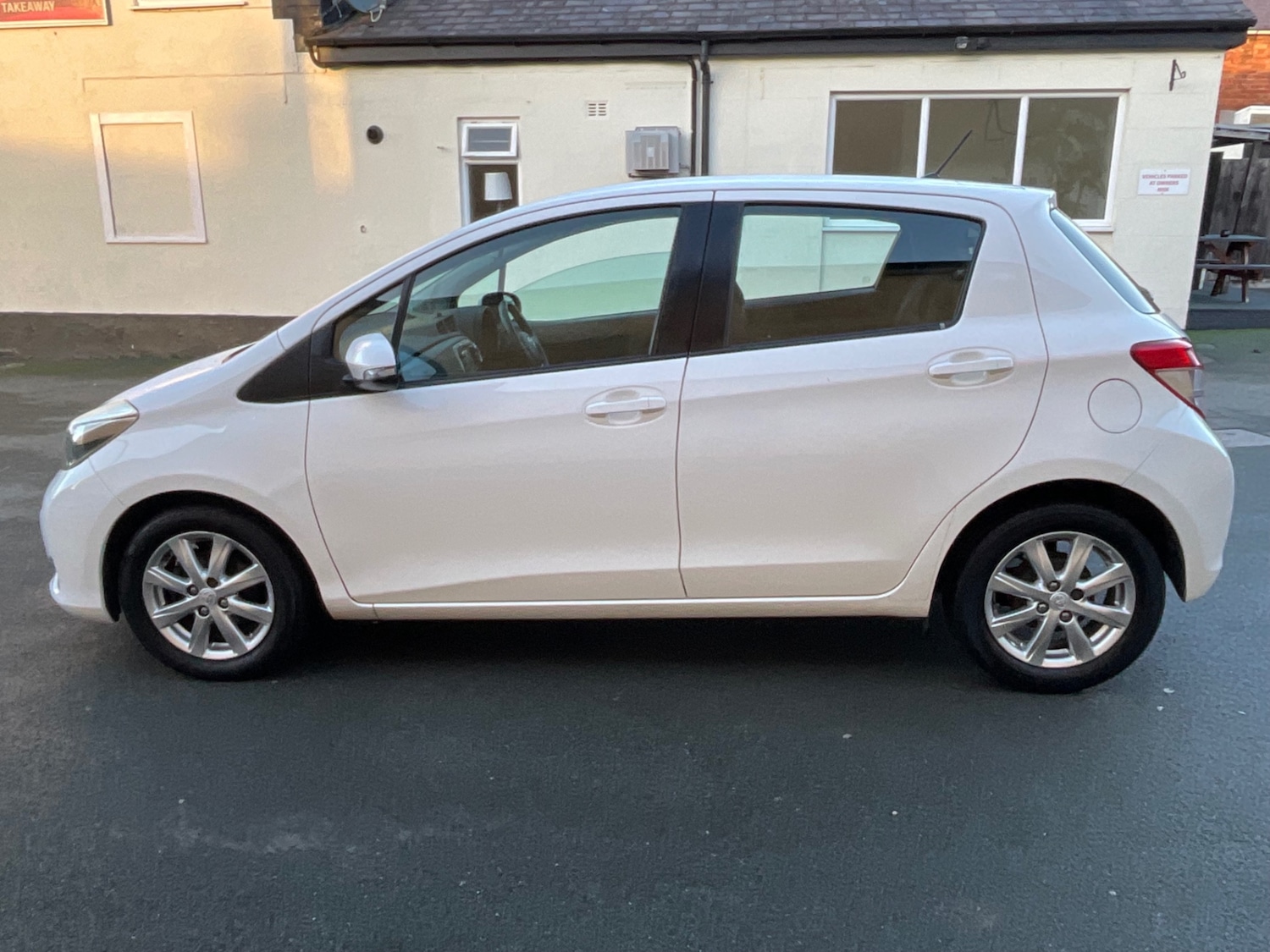 Used Toyota Yaris 2013 for sale - 77354074: Photo 11