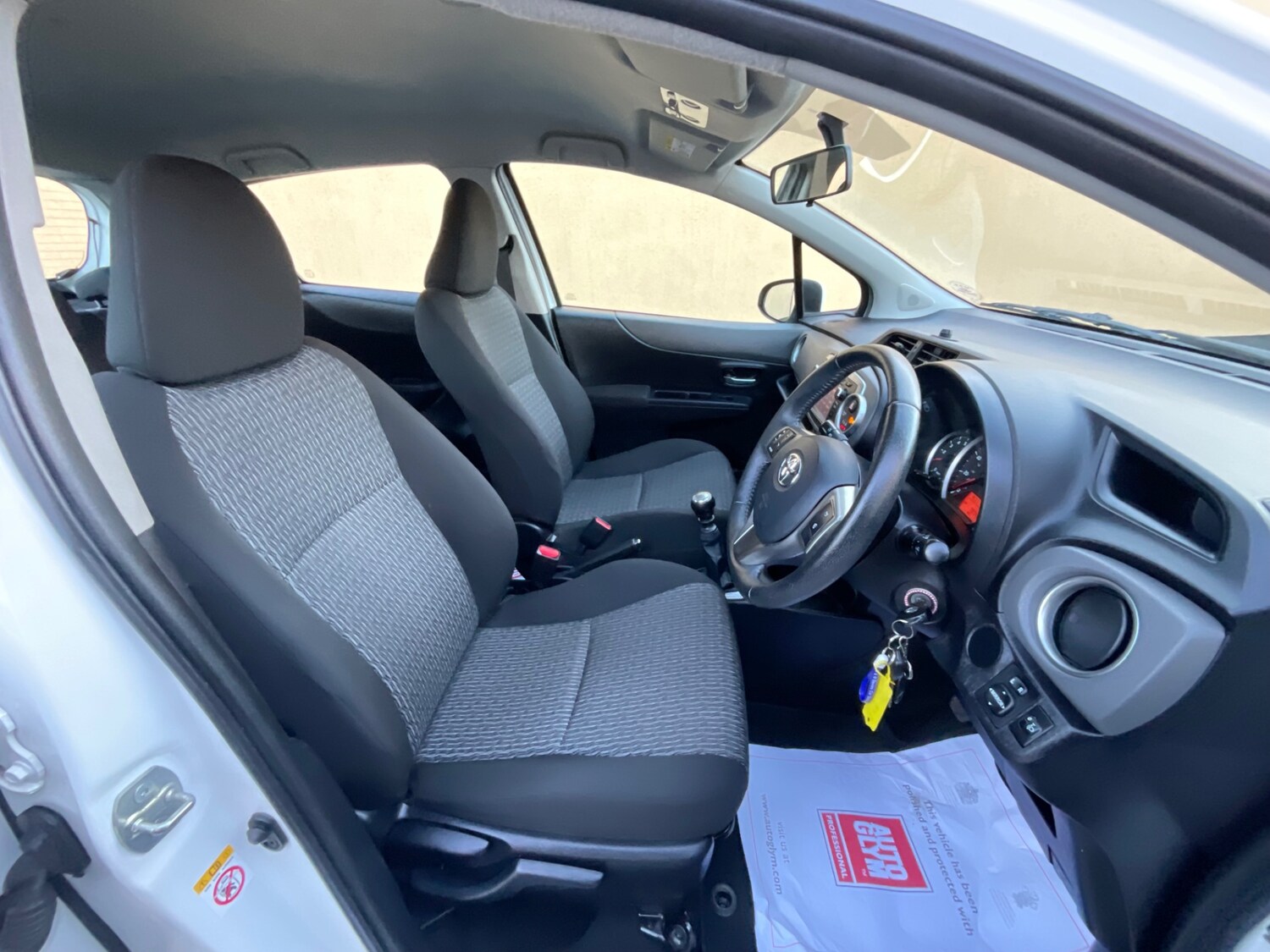 Used Toyota Yaris 2013 for sale - 77354074: Photo 19