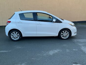 Used Toyota Yaris 2013 for sale - 77354074: Photo