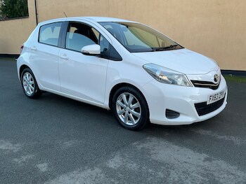 Used Toyota Yaris 2013 for sale - 77354074: Photo