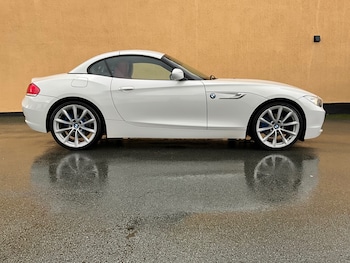 2011 (11) - 2500cc s drive Highline Edition 2dr