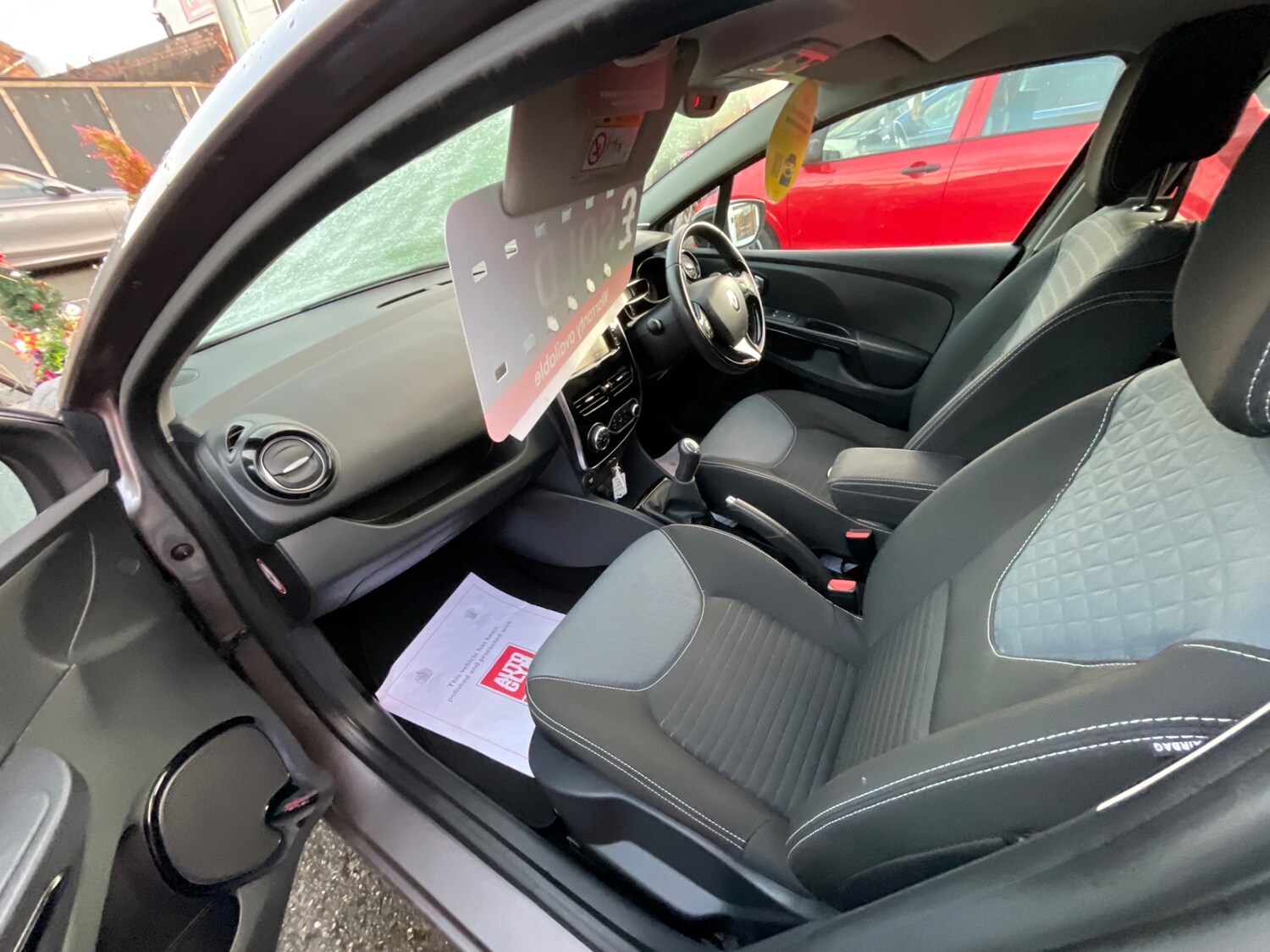 Used Renault Clio 2015 for sale - 75535753: Photo 30