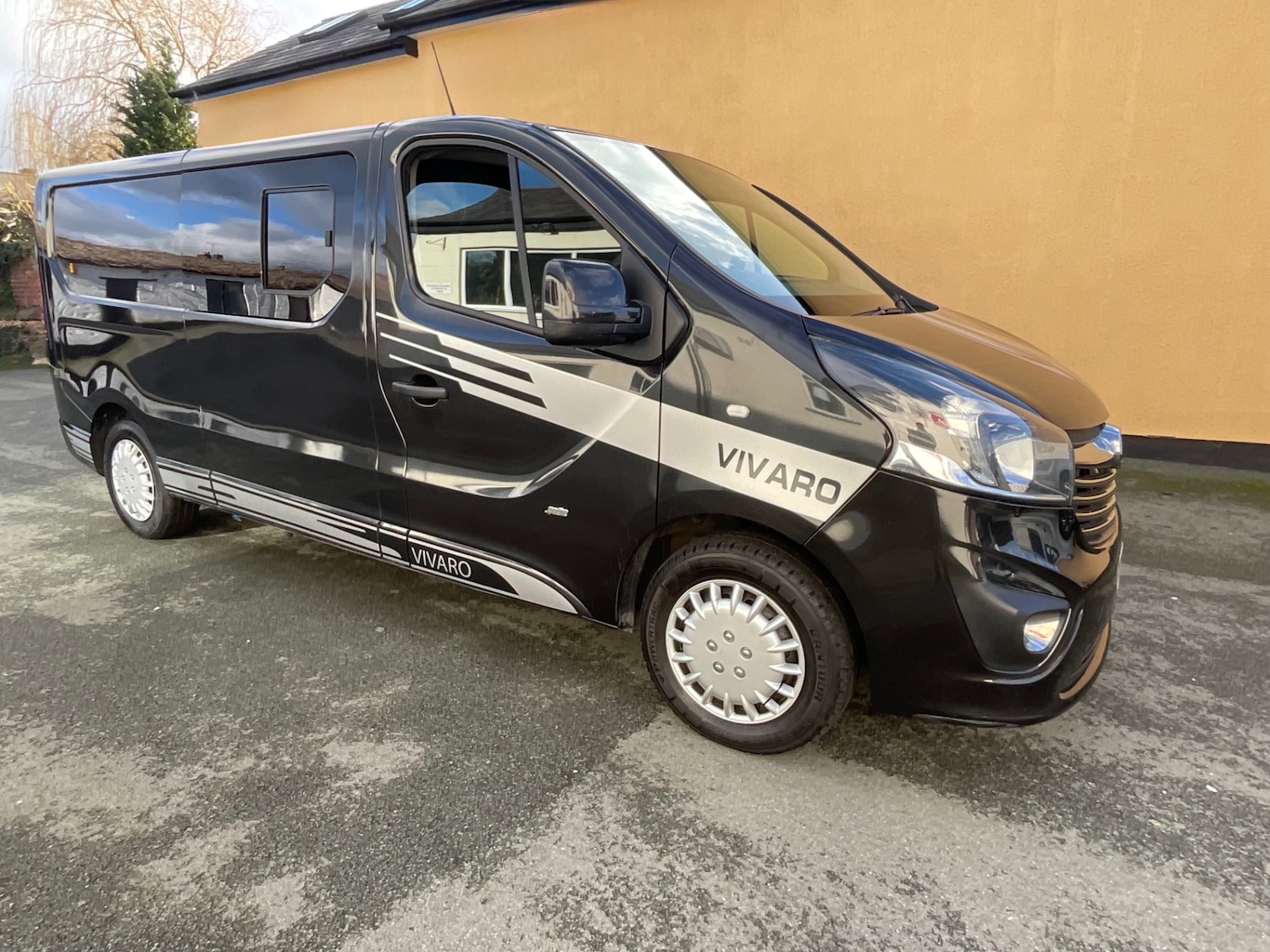 Used Vauxhall Vivaro 2017 for sale - 77603753: Photo 2