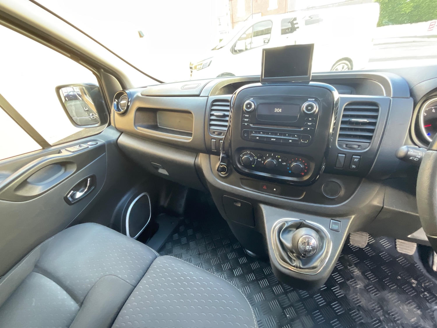 Used Vauxhall Vivaro 2017 for sale - 77603753: Photo 35