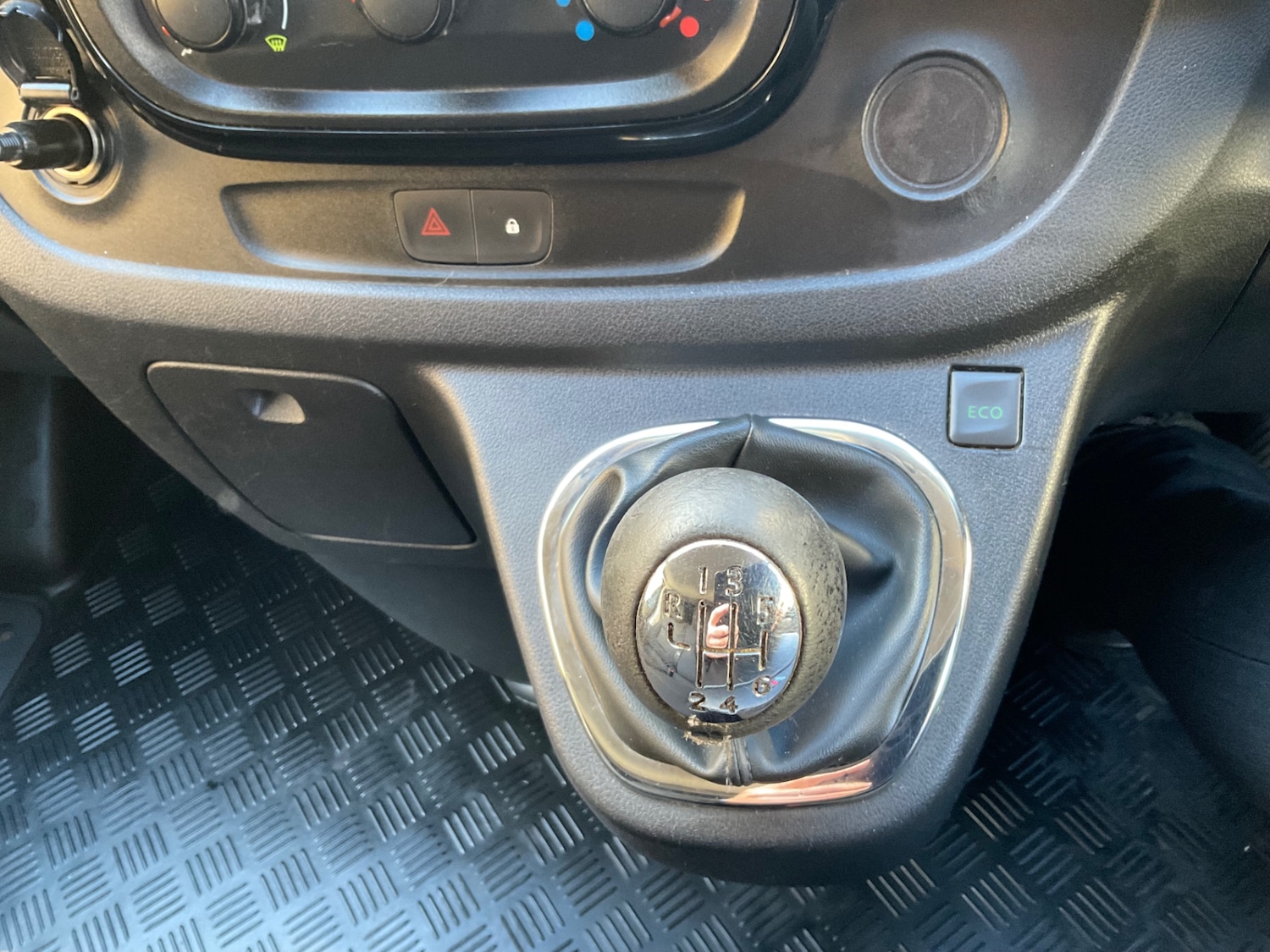 Used Vauxhall Vivaro 2017 for sale - 77603753: Photo 41