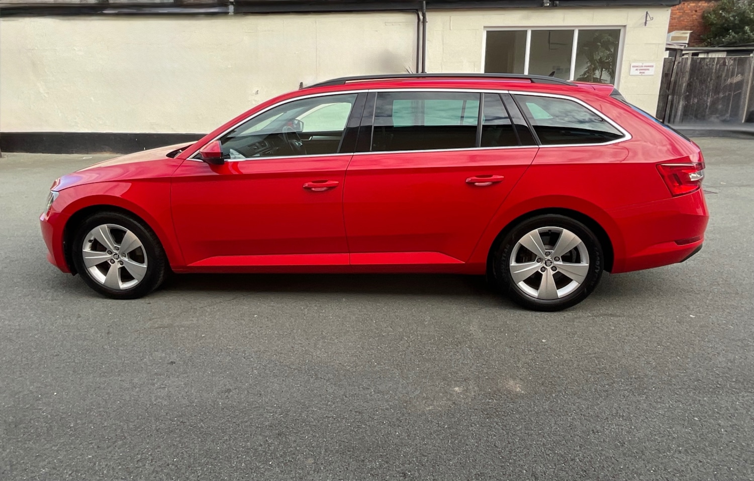 Used Skoda Superb 2016 for sale - 76274270: Photo 21