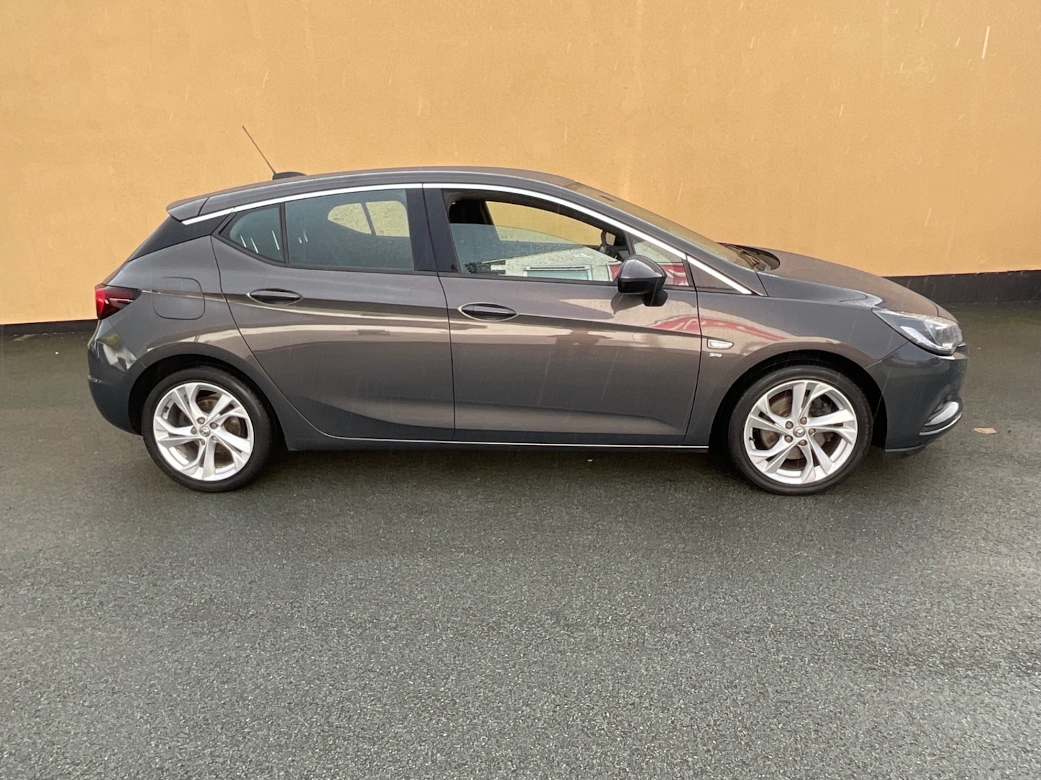 Used Vauxhall Astra 2016 for sale - 76382705: Photo 2