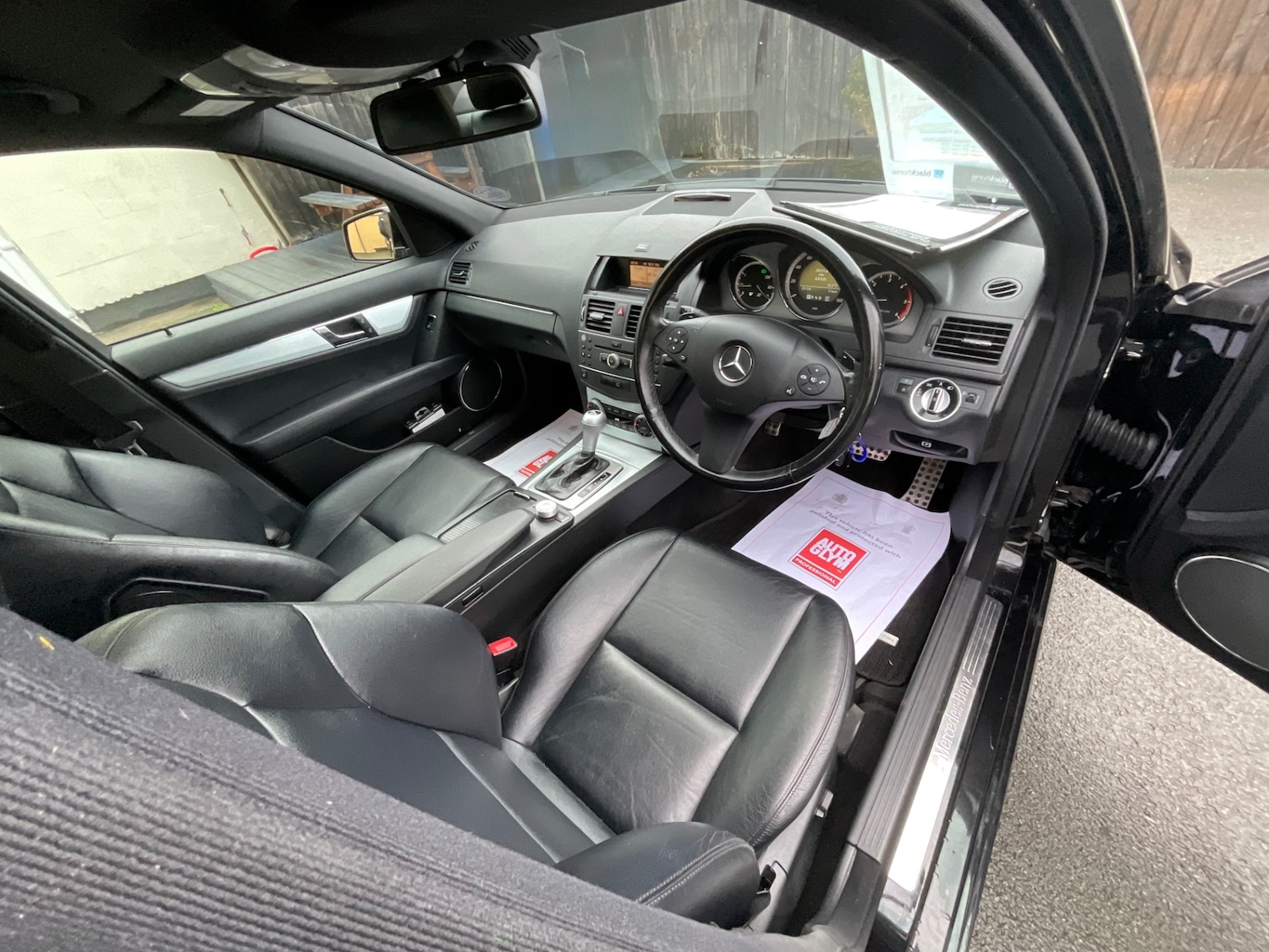 Used Mercedes-Benz C Class 2010 for sale - 76466060: Photo 14