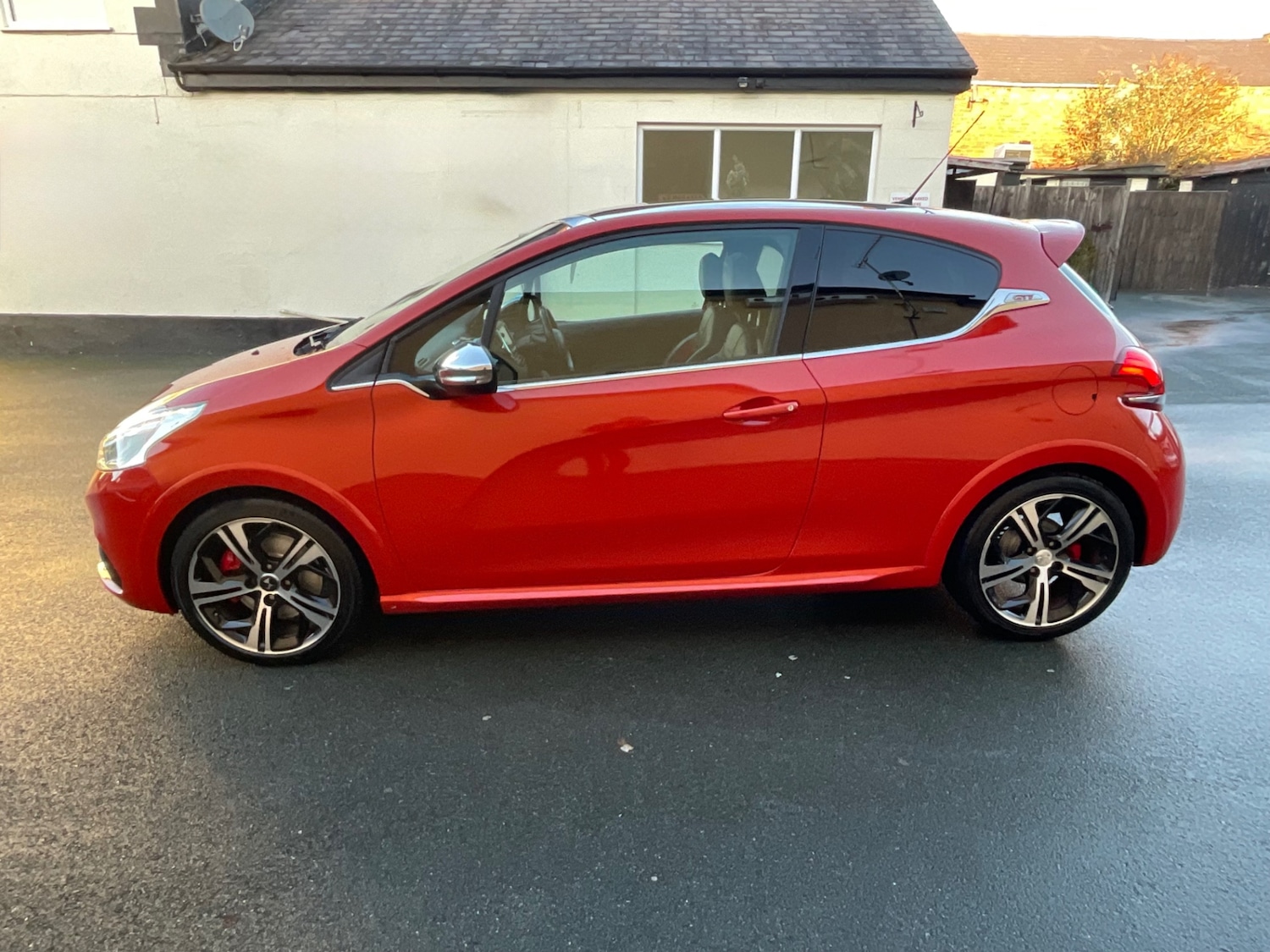 Used Peugeot 208 2016 for sale - 76750267: Photo 6