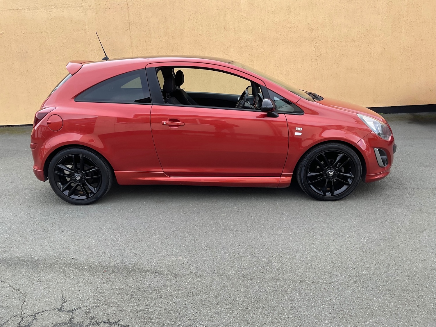 Used Vauxhall Corsa 2013 for sale - 77901866: Photo 2