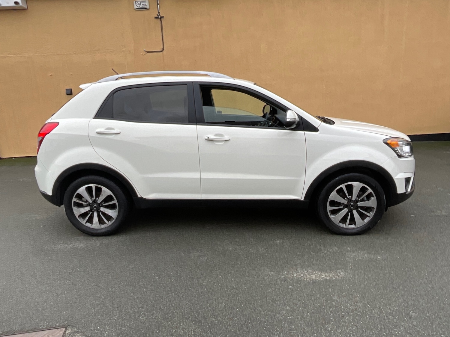 Used Ssangyong Korando 2015 for sale - 77530569: Photo 2