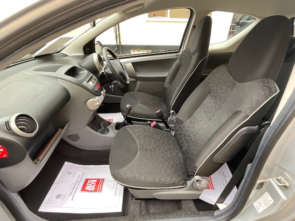 Used Peugeot 107 2010 for sale - 76077147: Photo 27