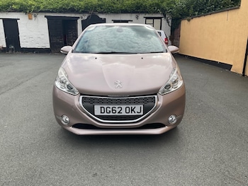Used Peugeot 208 2012 for sale - 79627865: Photo
