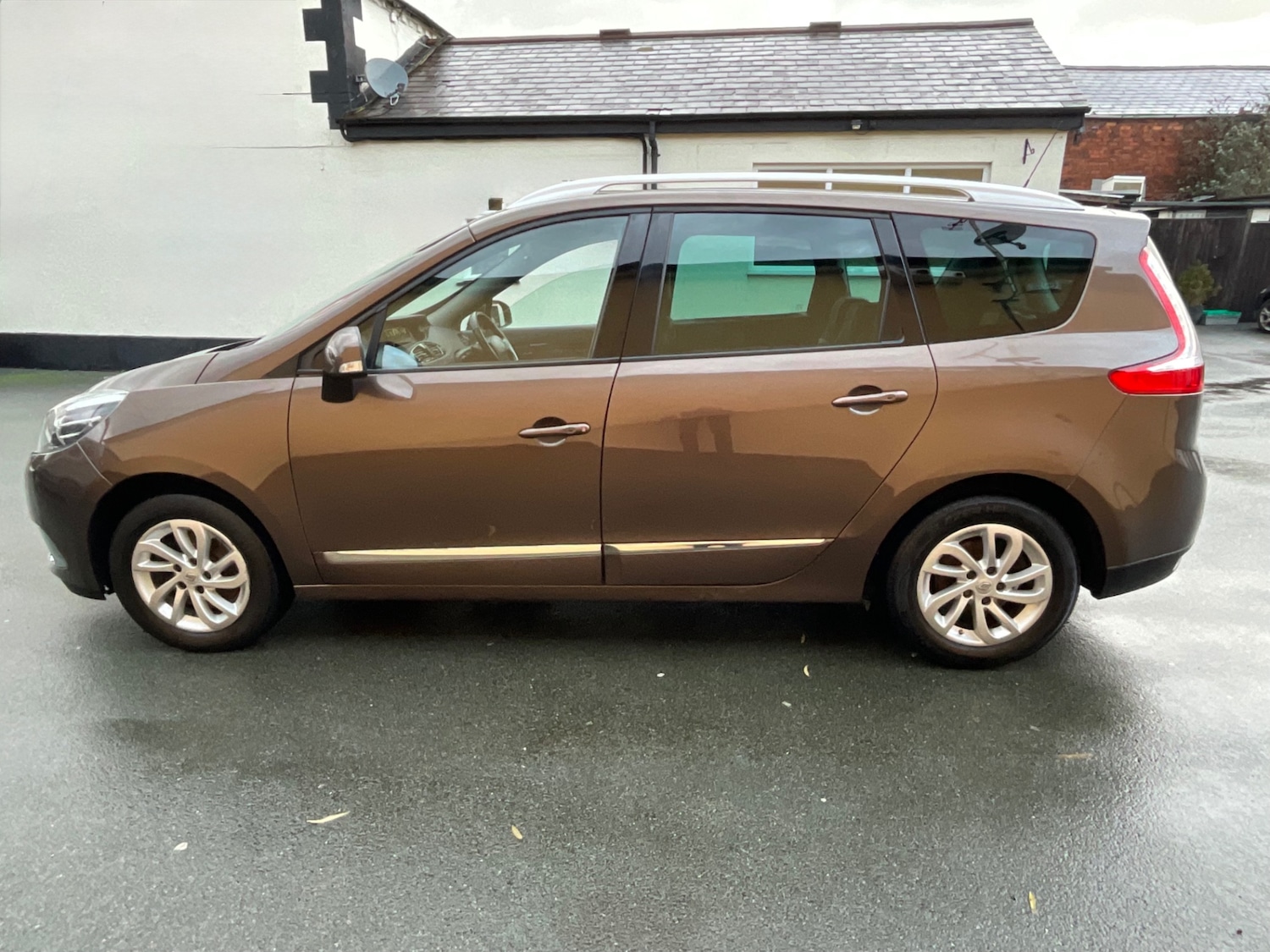 Used Renault Grand Scenic 2016 for sale - 76881622: Photo 6