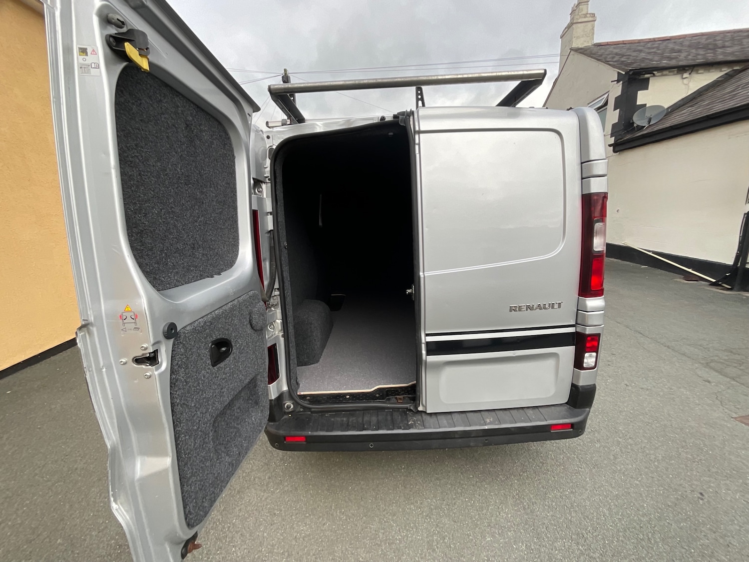 Used Renault Trafic 2017 for sale - 76017504: Photo 34