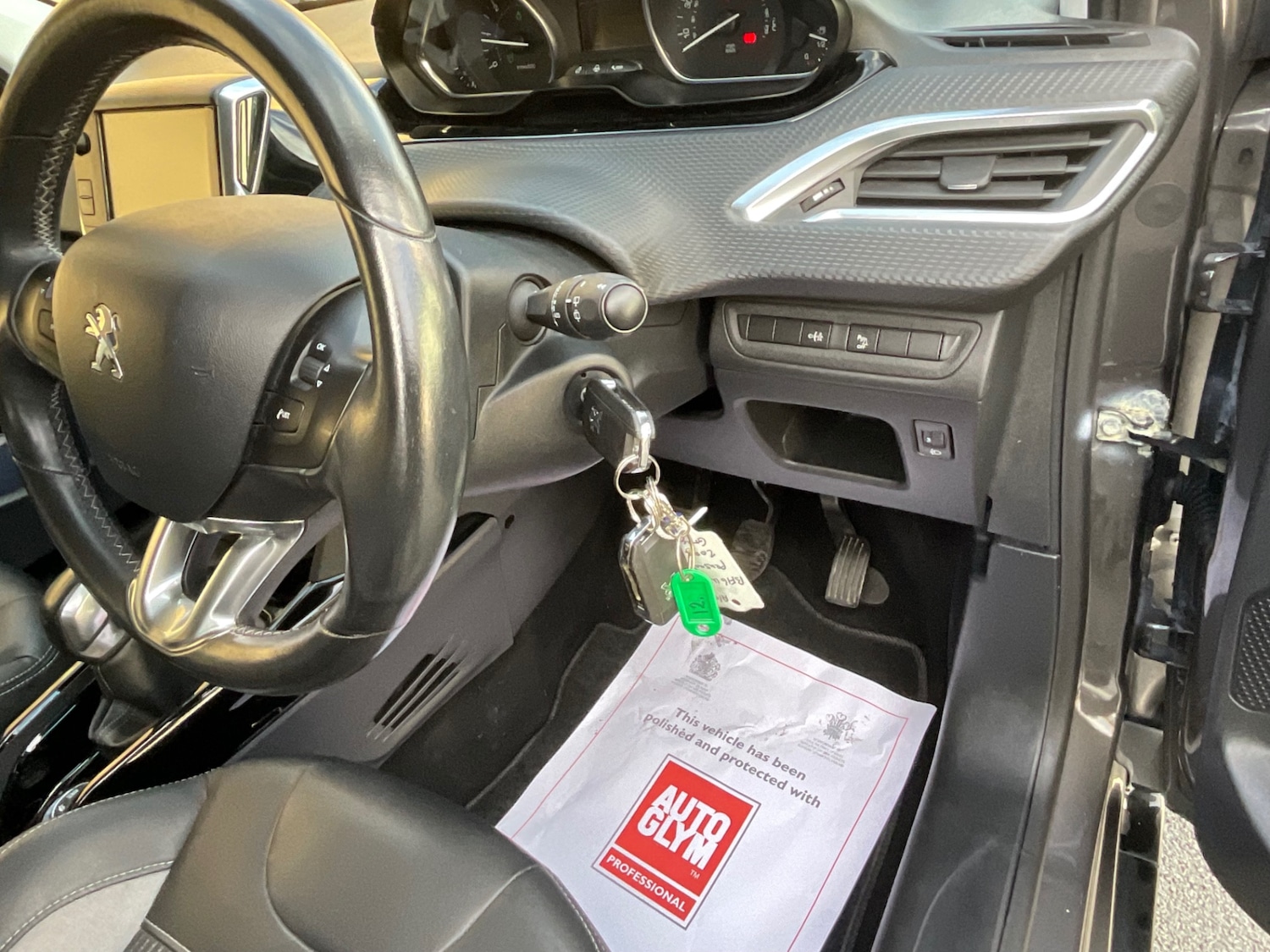 Used Peugeot 2008 2016 for sale - 76382853: Photo 13