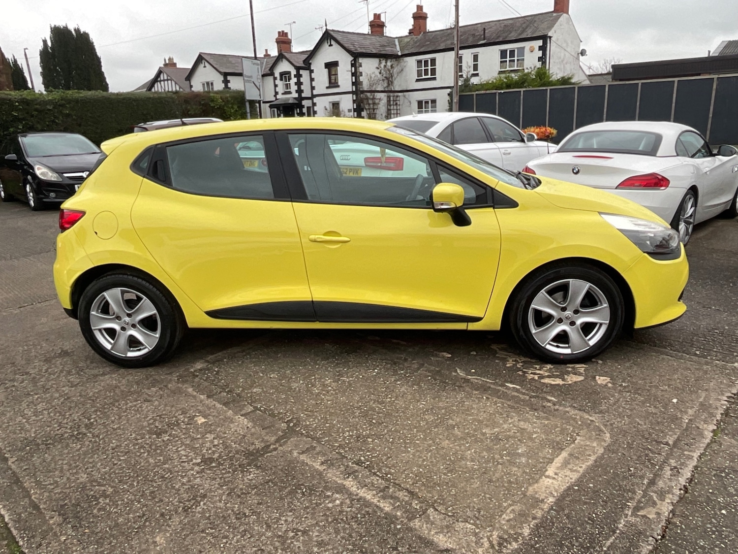 Used Renault Clio 2013 for sale - 77502611: Photo 2