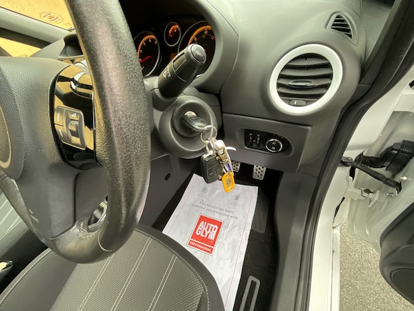 Used Vauxhall Corsa 2013 for sale - 76268646: Photo 16