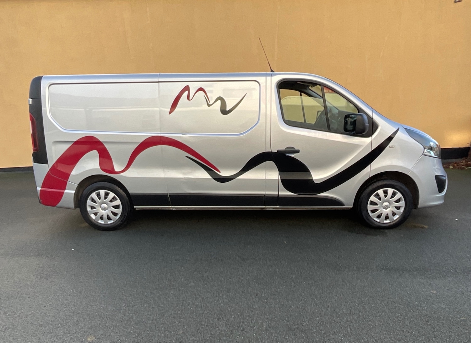 Used Vauxhall Vivaro 2018 for sale - 76794718: Photo 2