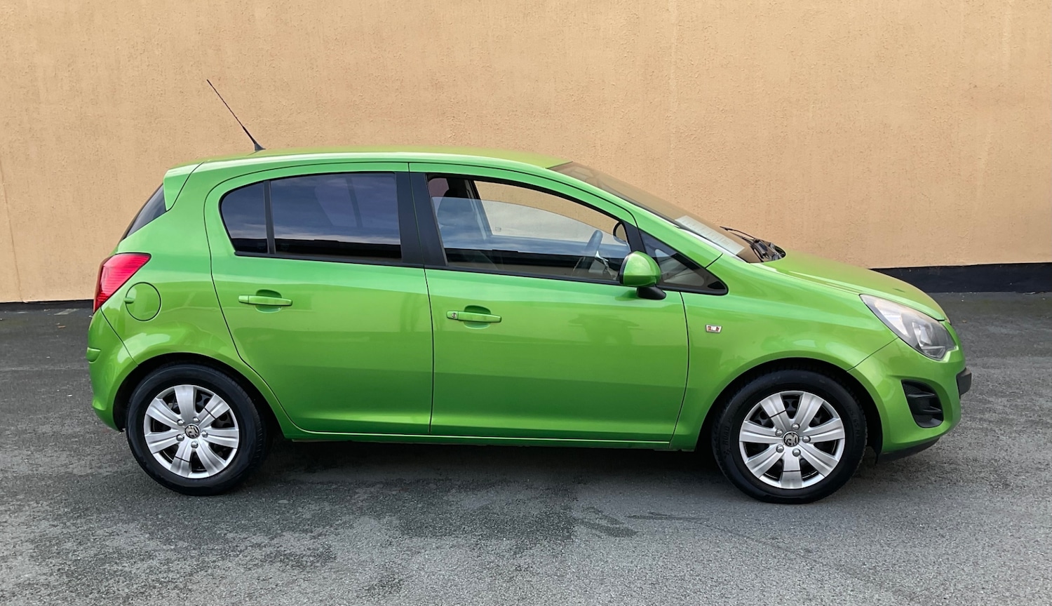 Used Vauxhall Corsa 2014 for sale - 76479820: Photo 2