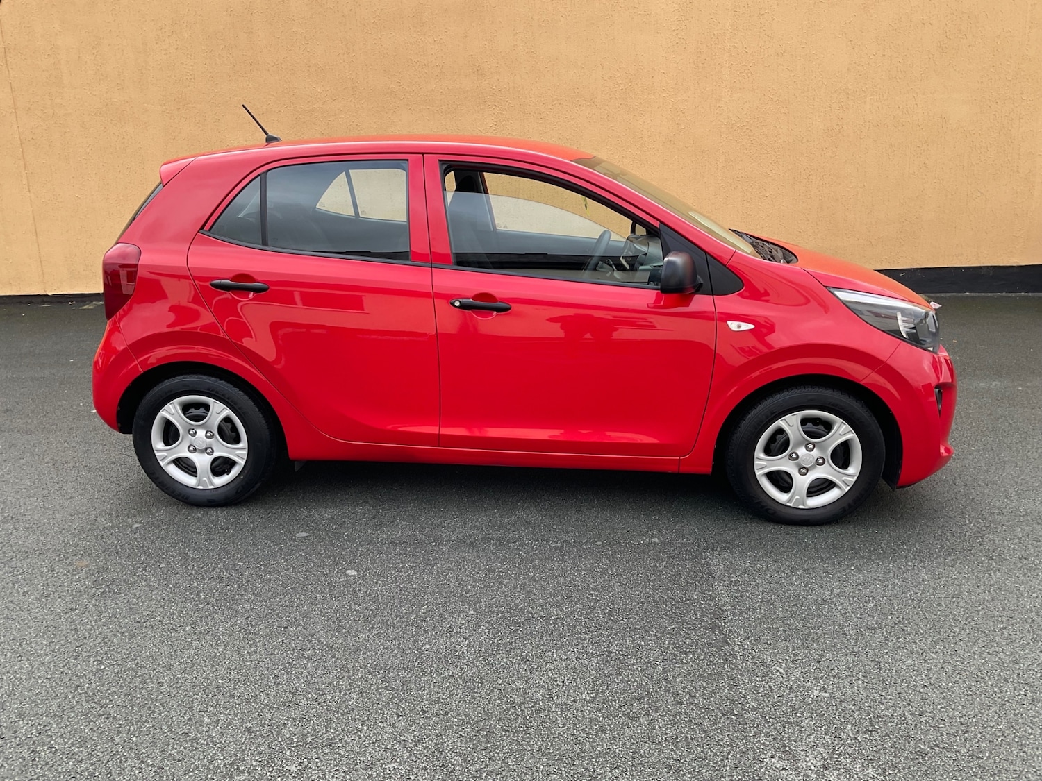 Used Kia Picanto 2017 for sale - 76319752: Photo 2