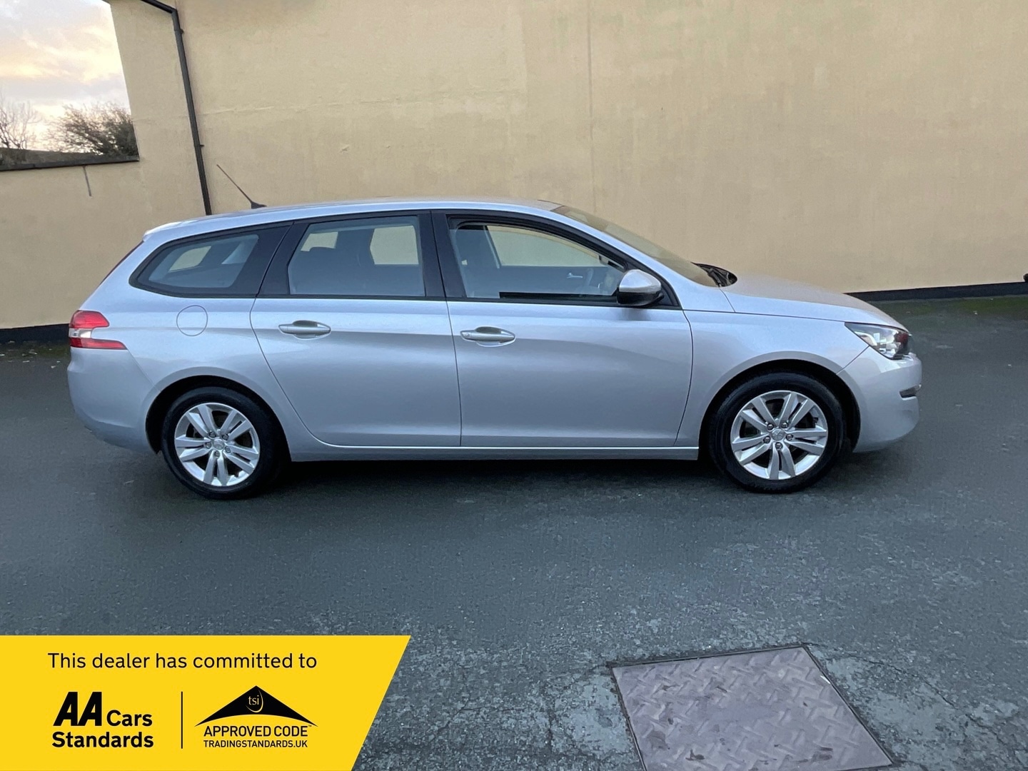Used Peugeot 308 2017 for sale - 77023507: Photo 1