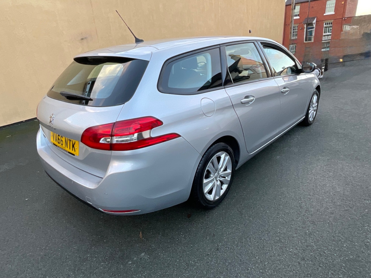 Used Peugeot 308 2017 for sale - 77023507: Photo 10
