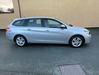 Used Peugeot 308 2017 for sale - 77023507: Photo