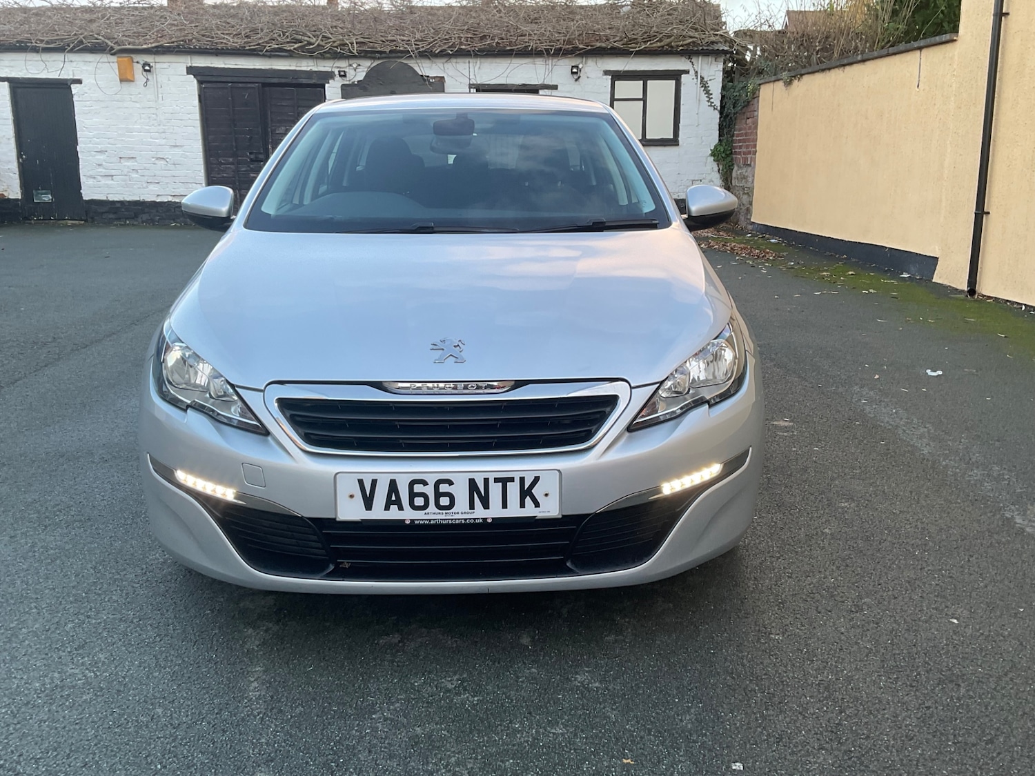 Used Peugeot 308 2017 for sale - 77023507: Photo 7