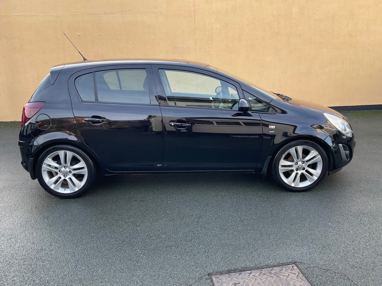Used Vauxhall Corsa 2011 for sale - 76958603: Photo 4