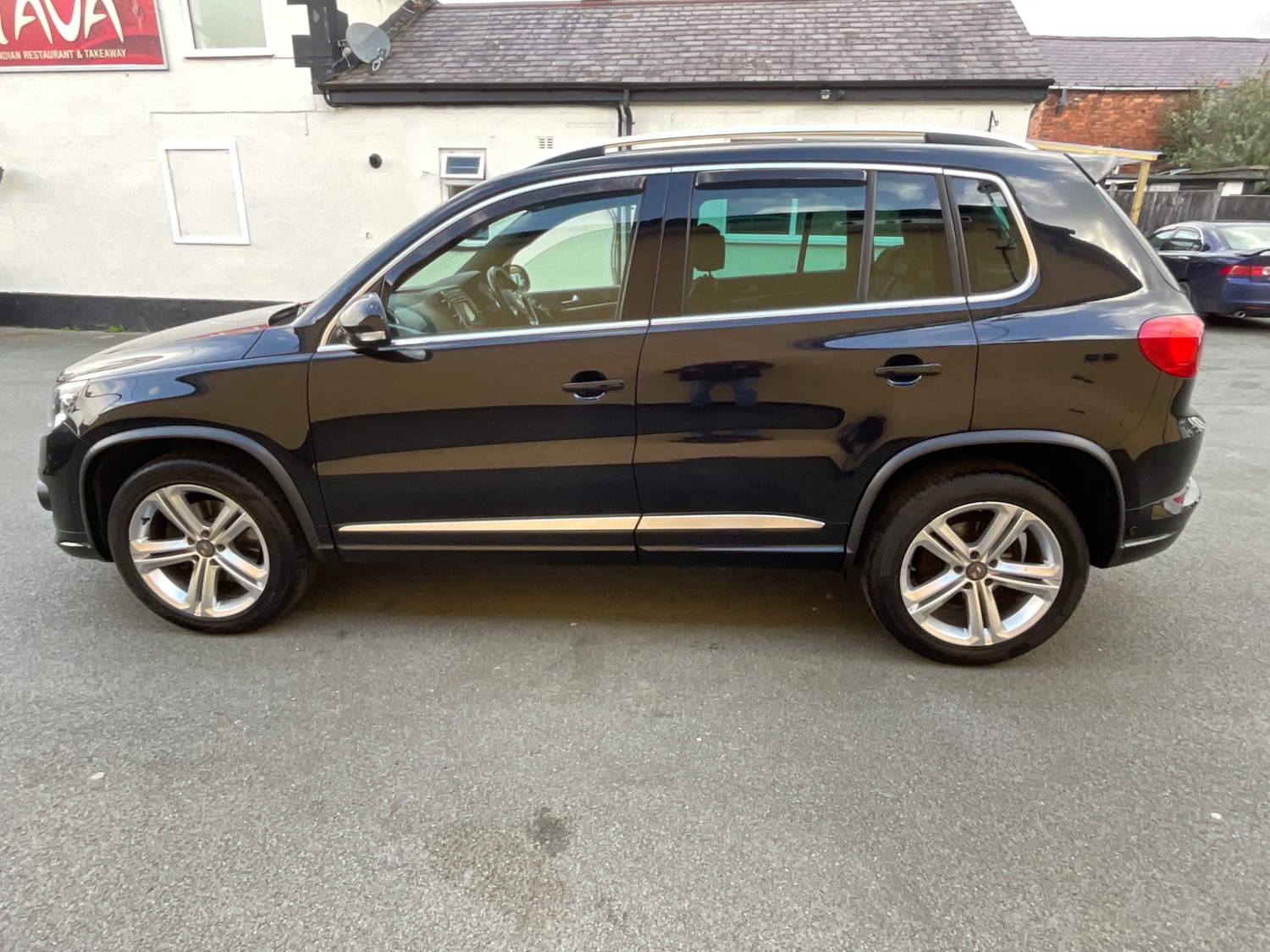 Used Volkswagen Tiguan 2015 for sale - 78067288: Photo 8