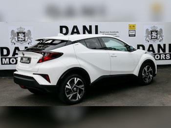 Used Toyota C-HR 2022 for sale - 79363420: Photo