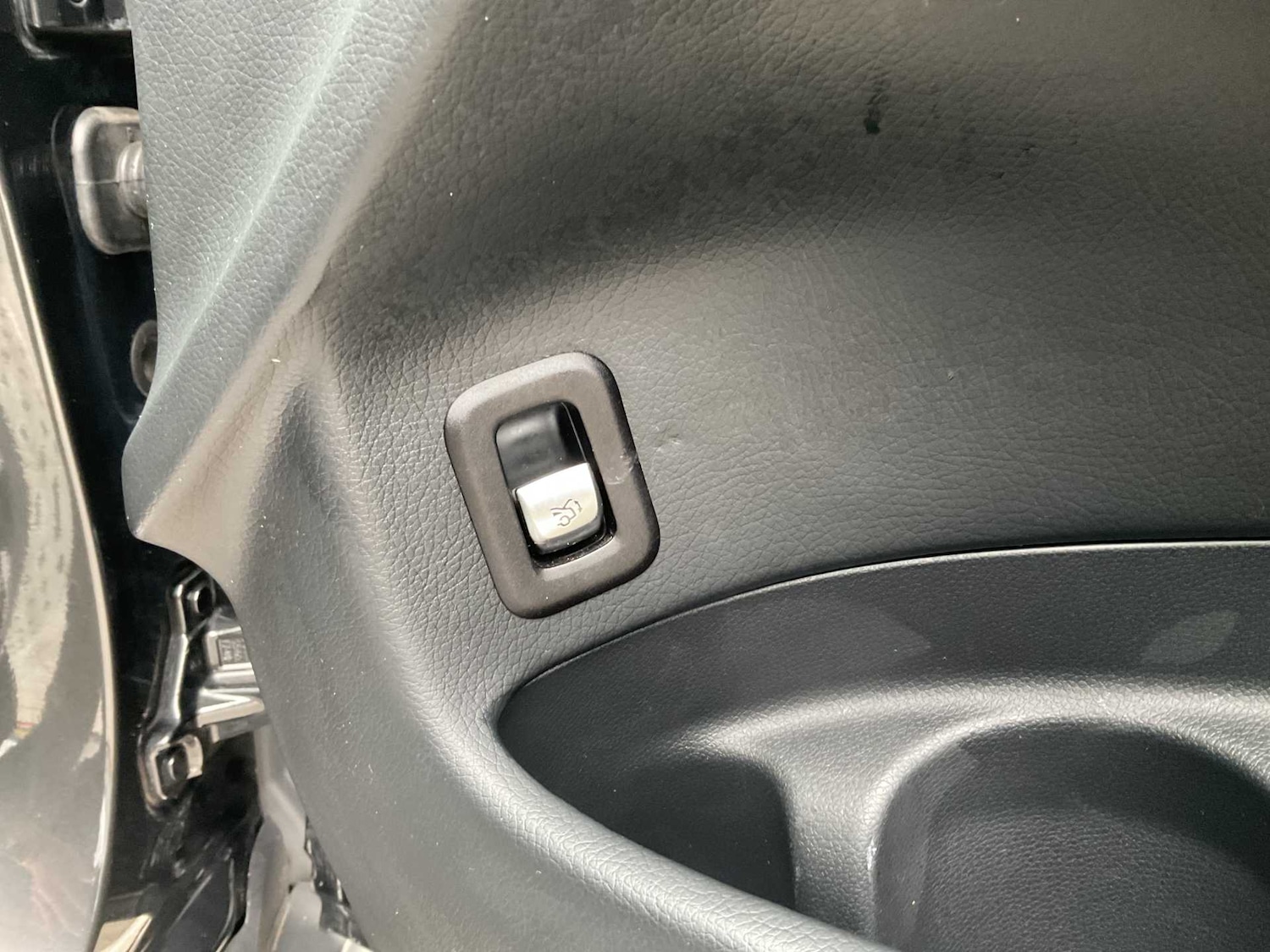 Used Mercedes-Benz EQC 2019 for sale - 77164460: Photo 28