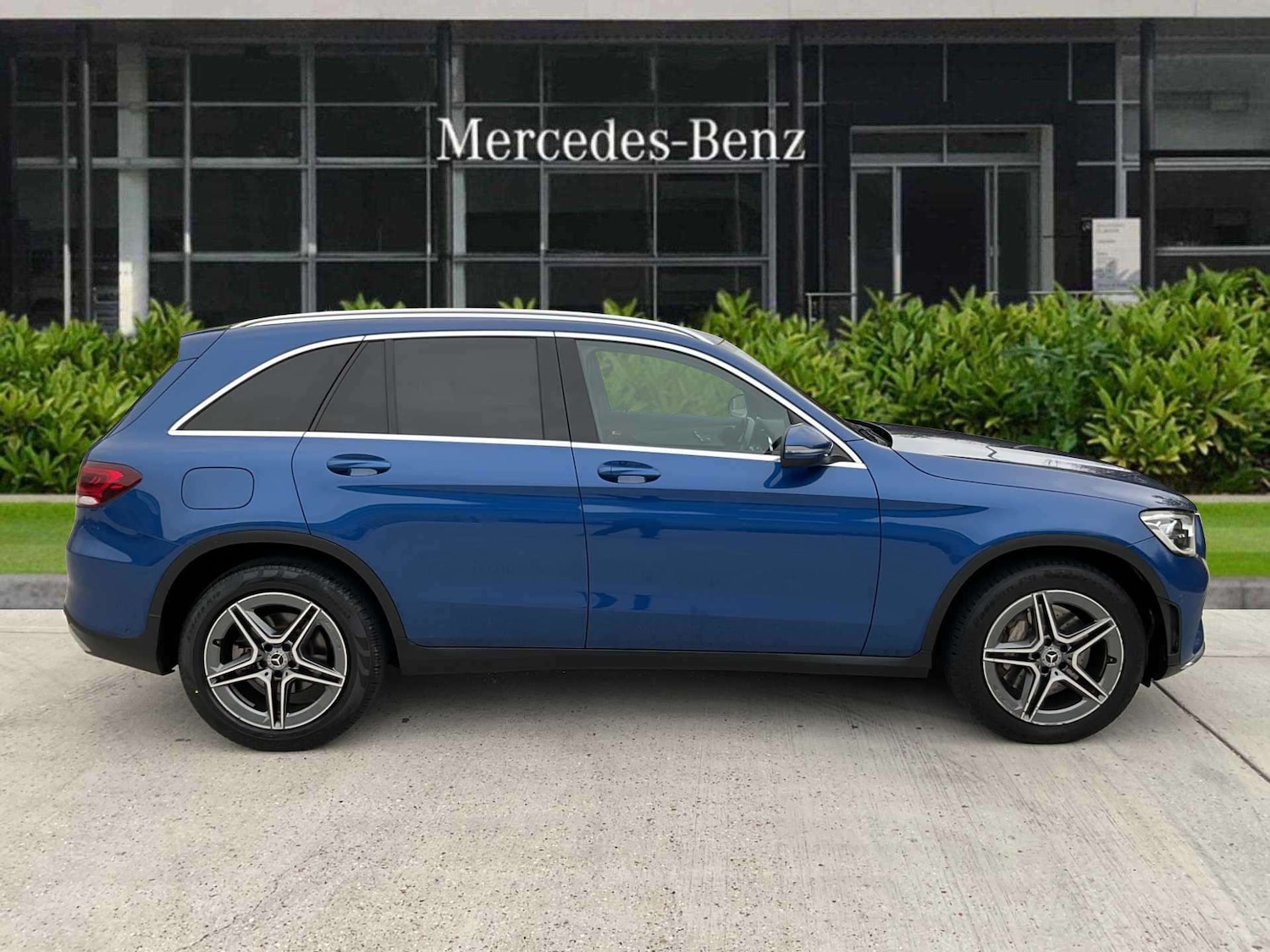 Used Mercedes-Benz GLC 2022 for sale - 76218344: Photo 2