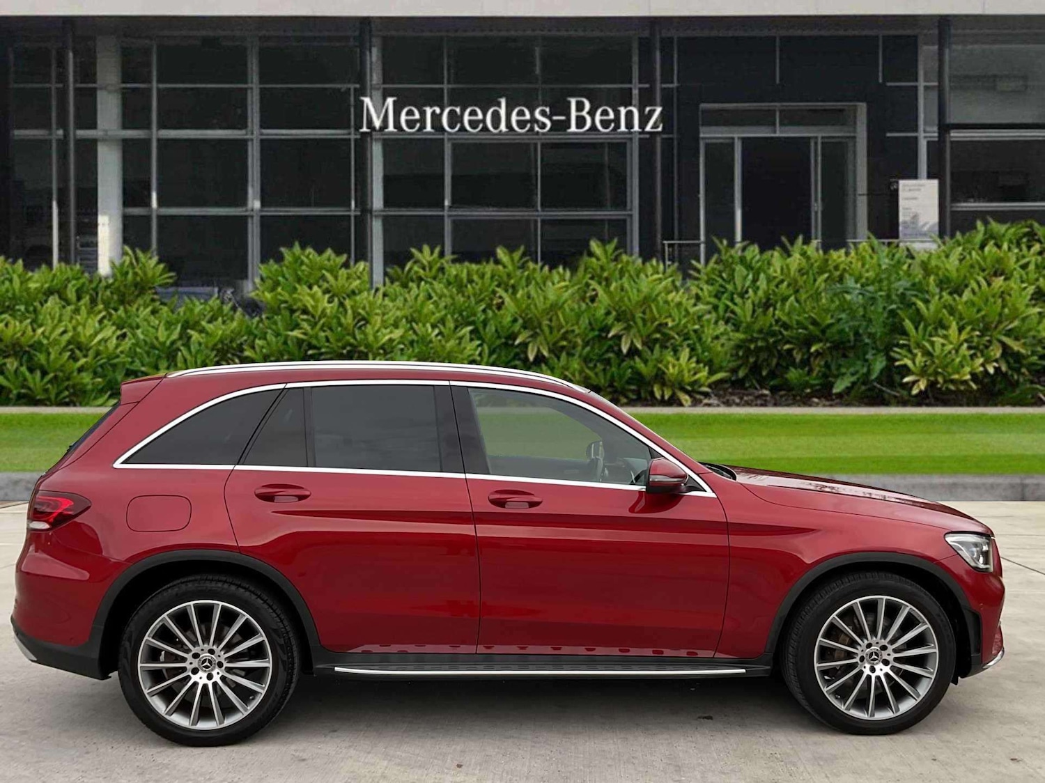 Used Mercedes-Benz GLC 2020 for sale - 77232907: Photo 2