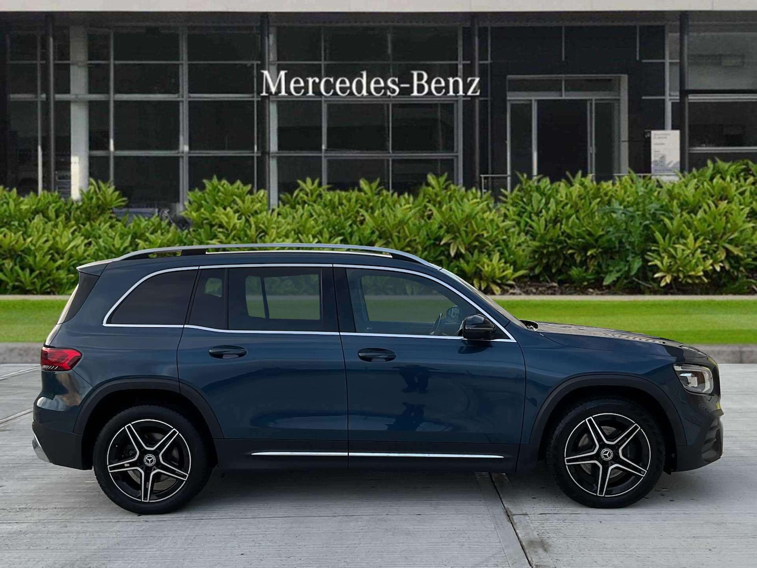 Used Mercedes-Benz GLB 2023 for sale - 77810779: Photo 2