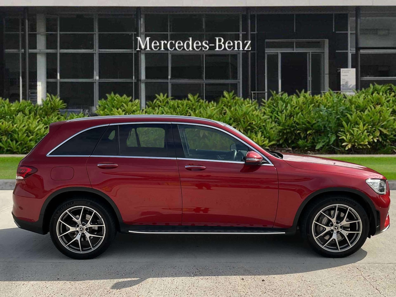 Used Mercedes-Benz GLC 2021 for sale - 76022437: Photo 2