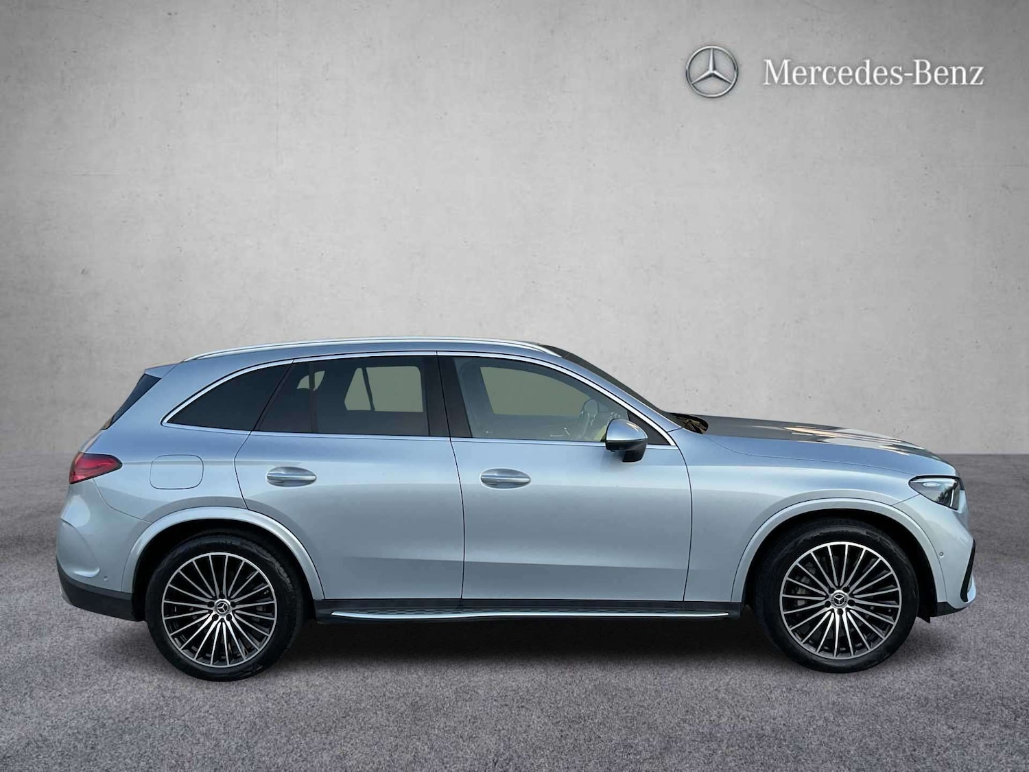 Used Mercedes-Benz GLC 2023 for sale - 77960892: Photo 2