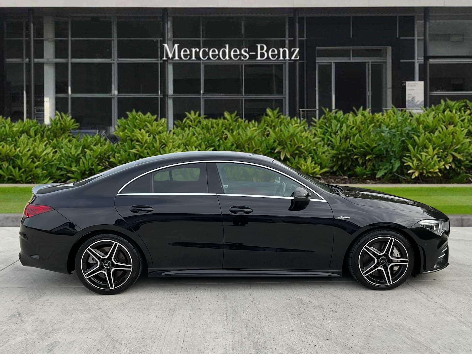 Used Mercedes-Benz CLA 2022 for sale - 76125687: Photo 2