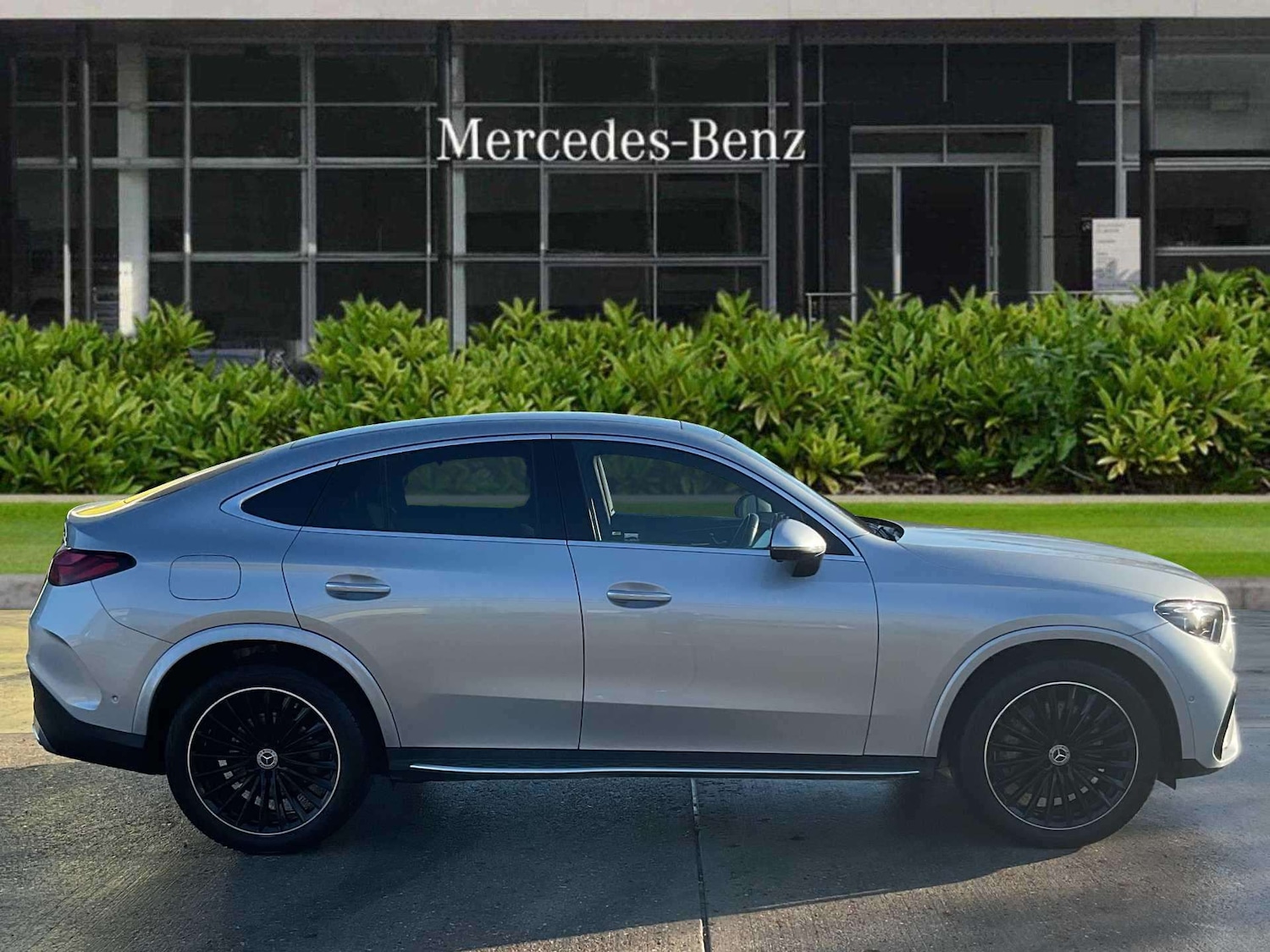 Used Mercedes-Benz GLC 2024 for sale - 76755324: Photo 3