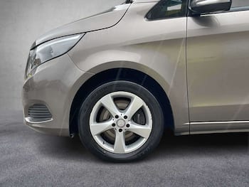 Used Mercedes-Benz V-Class 2016 for sale - 79825269: Photo